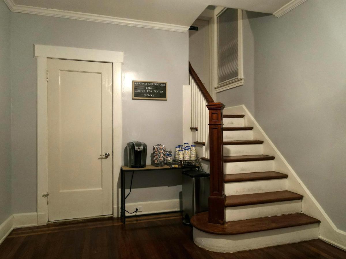 Arrivals & Departures Bed & Breakfast Елизабет Екстериор снимка